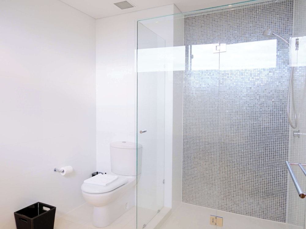 Gallery Suites 42/48