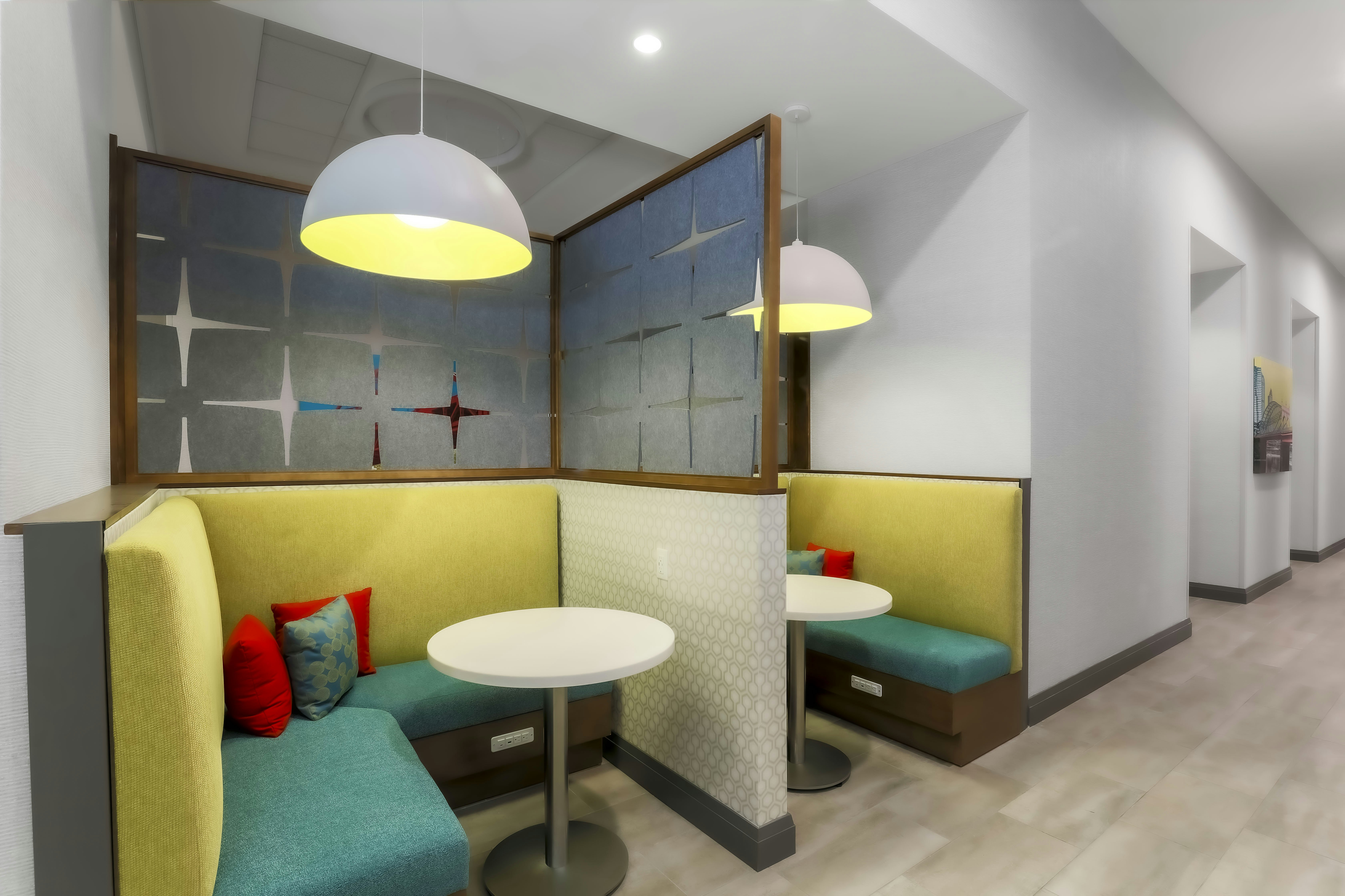 Hampton Inn Suites Pittsburgh Downtown 33/47