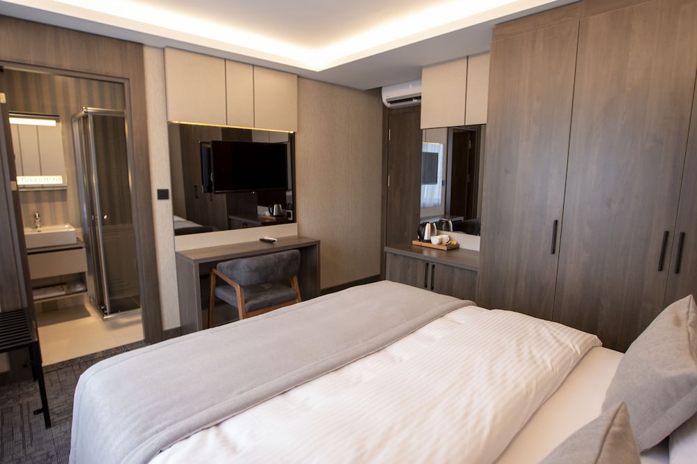 Best Garden Hotel 32/60