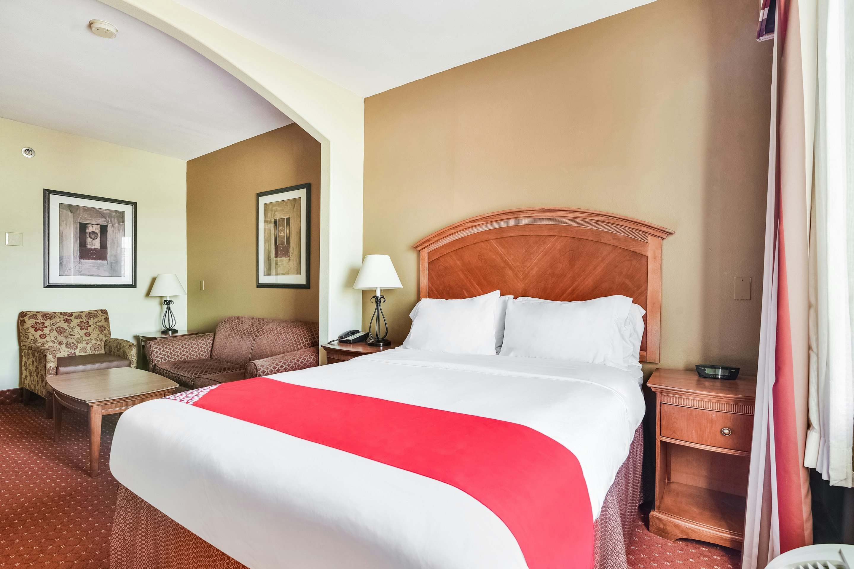 Oyo Townhouse Oklahoma City Airport 30/77