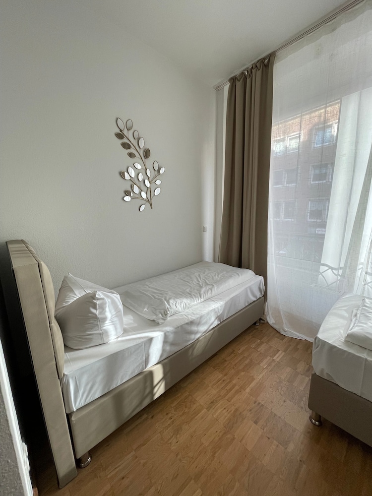 TM Hotel Düsseldorf 7/23