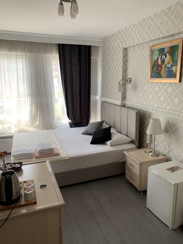 غرفة عائلية ثلاثية بسرير كينج، ANTIK SOFIA HOTEL 3/4