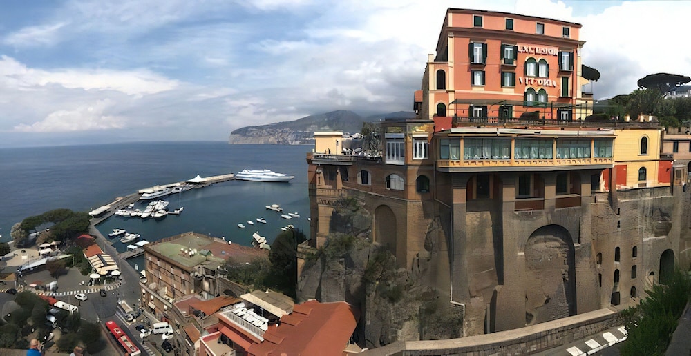 Palazzo Abagnale 6/42