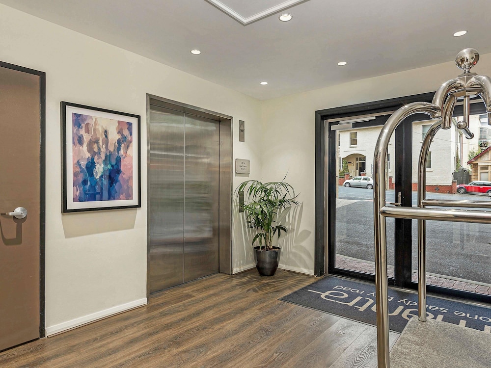 Mantra One Sandy Bay Road Hobart 13/64