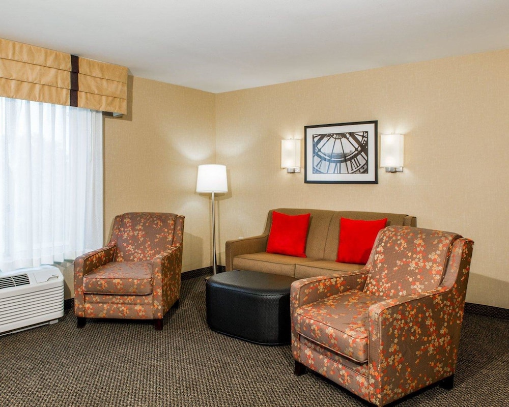 SpringHill Suites by Marriott Appleton 24/45