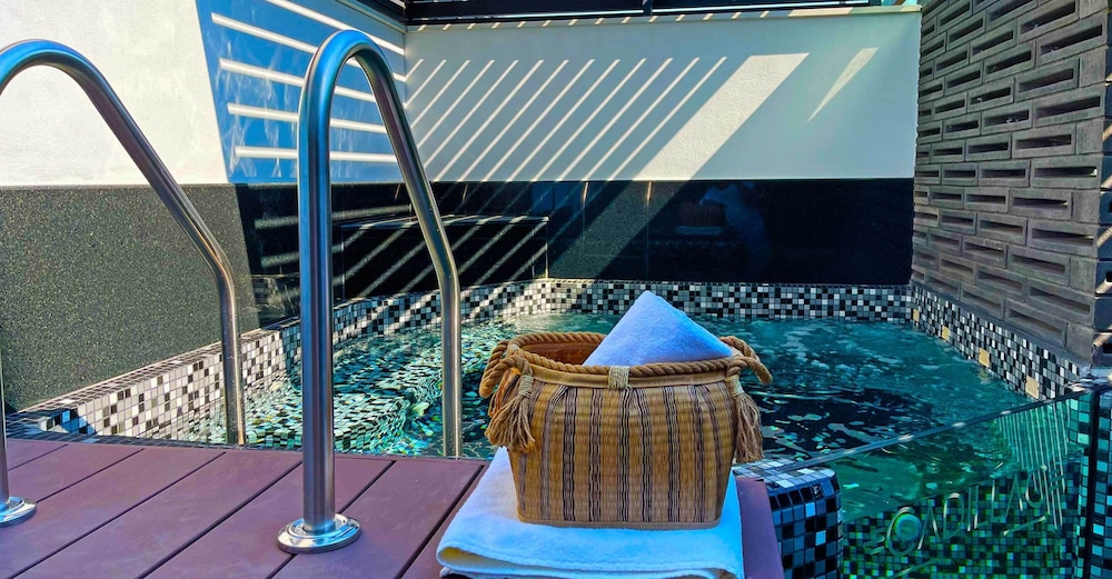 Cadillac Hotel Boutique 38/50