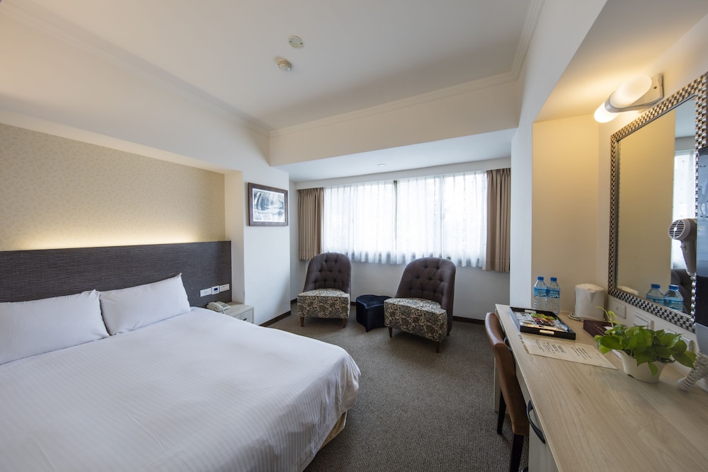 ROOM, DOUBLE BED