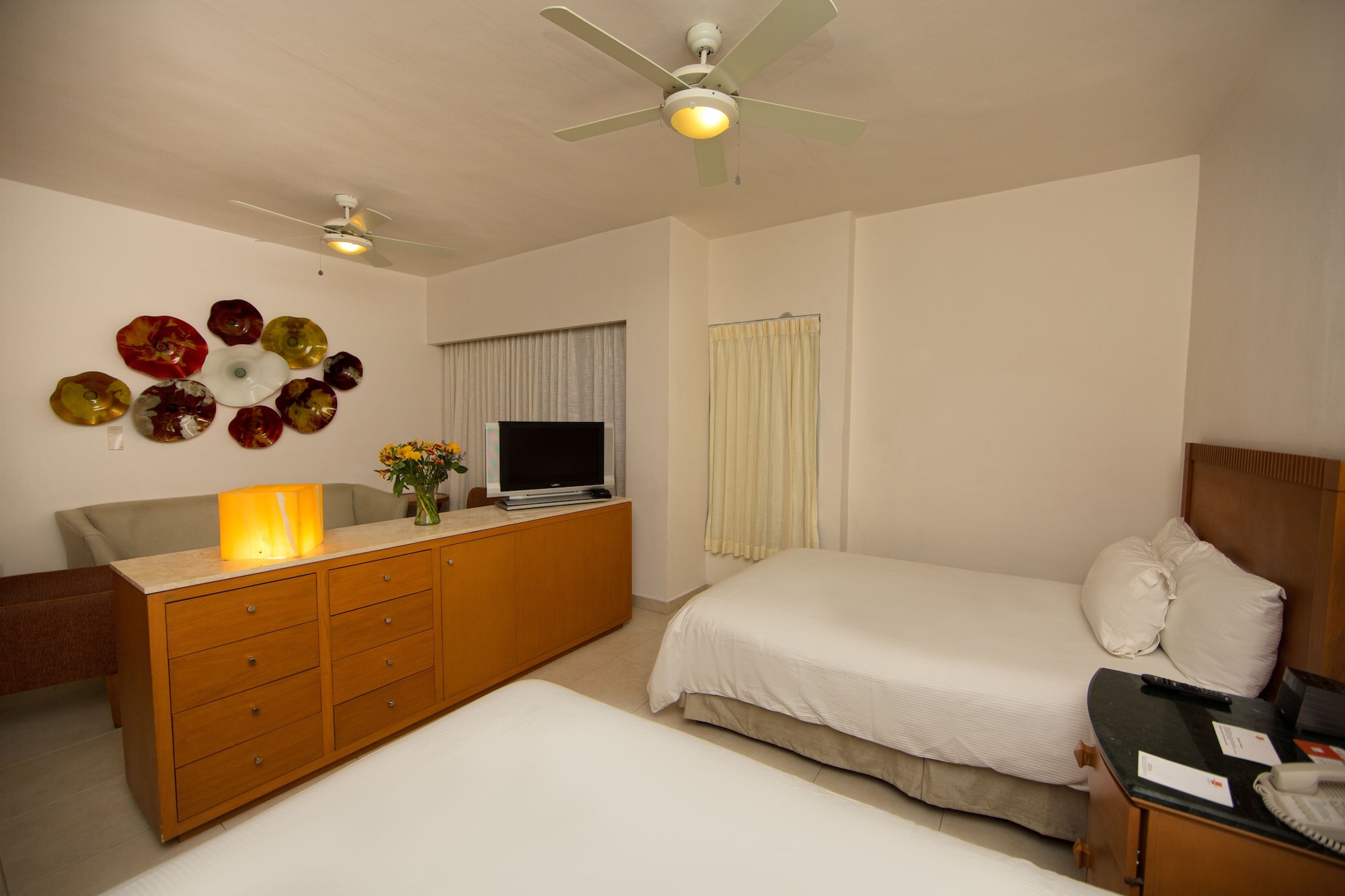 JUNIOR SUITE, 2 DOUBLE BEDS