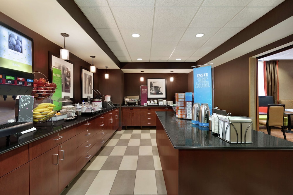 Hampton Inn Wichita Falls Sikes Senter Mall 23/36