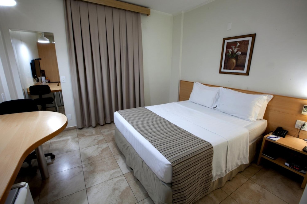 Oitis Hotel 10/63