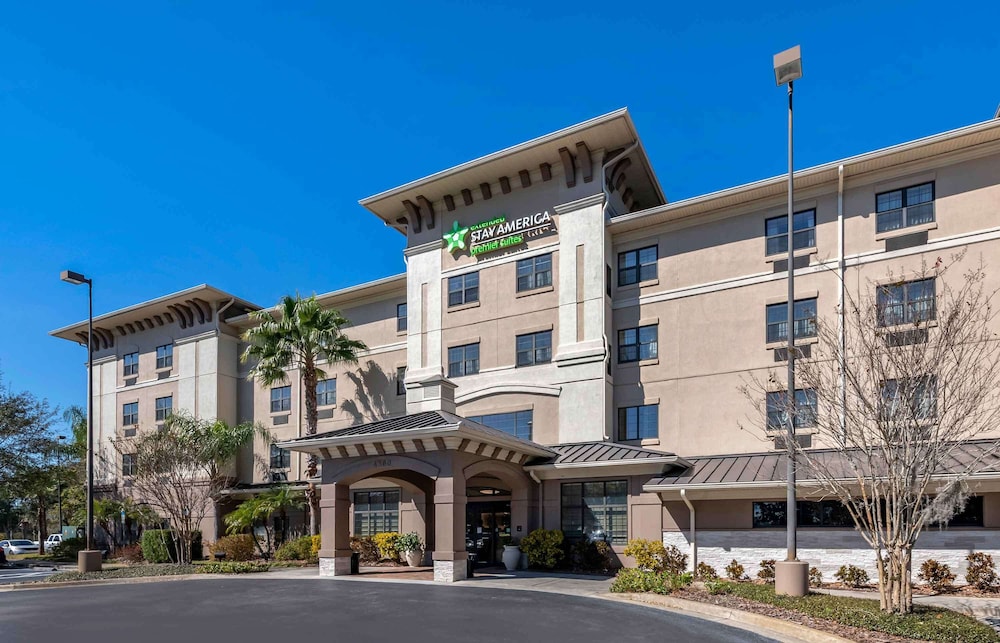 Crestwood Suites Lakeland 4/63