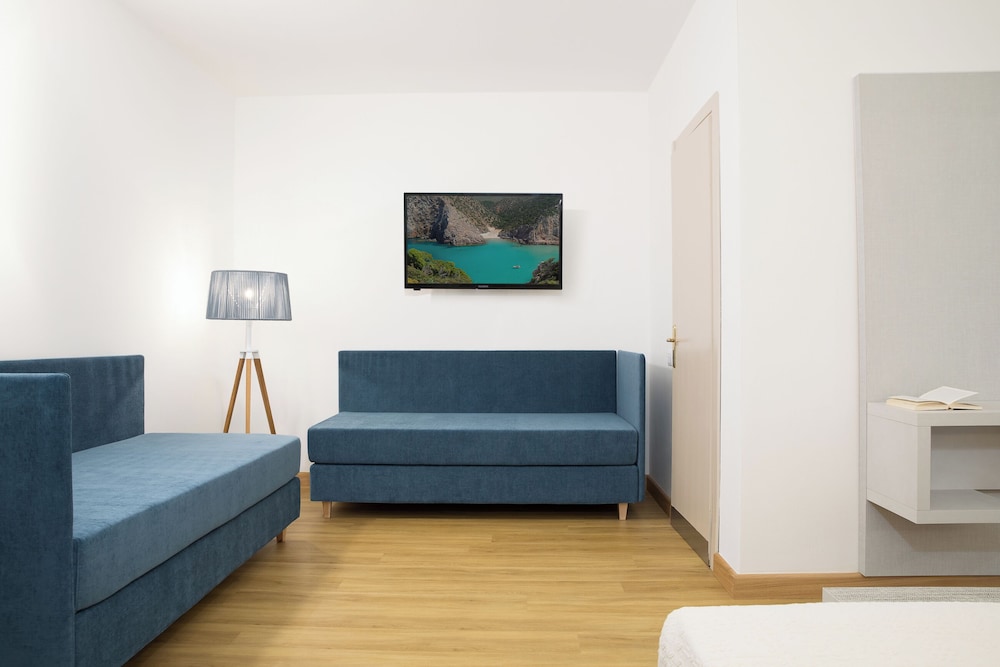 Lu Hotel Porto Pino 27/48