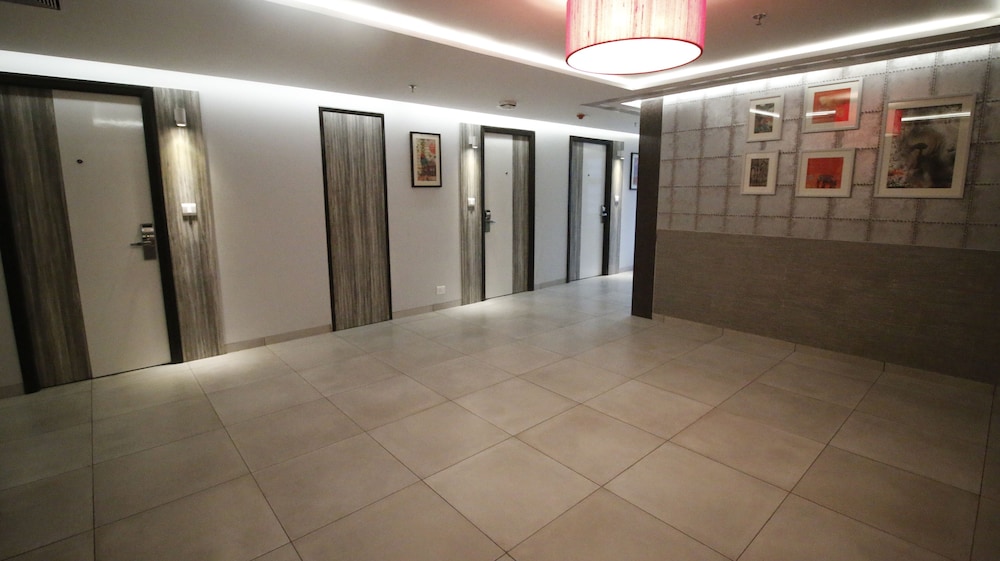 Lobby at 7 Apple Hotel, VADODARA