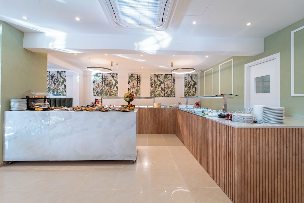 Philia Center Suites 9/73