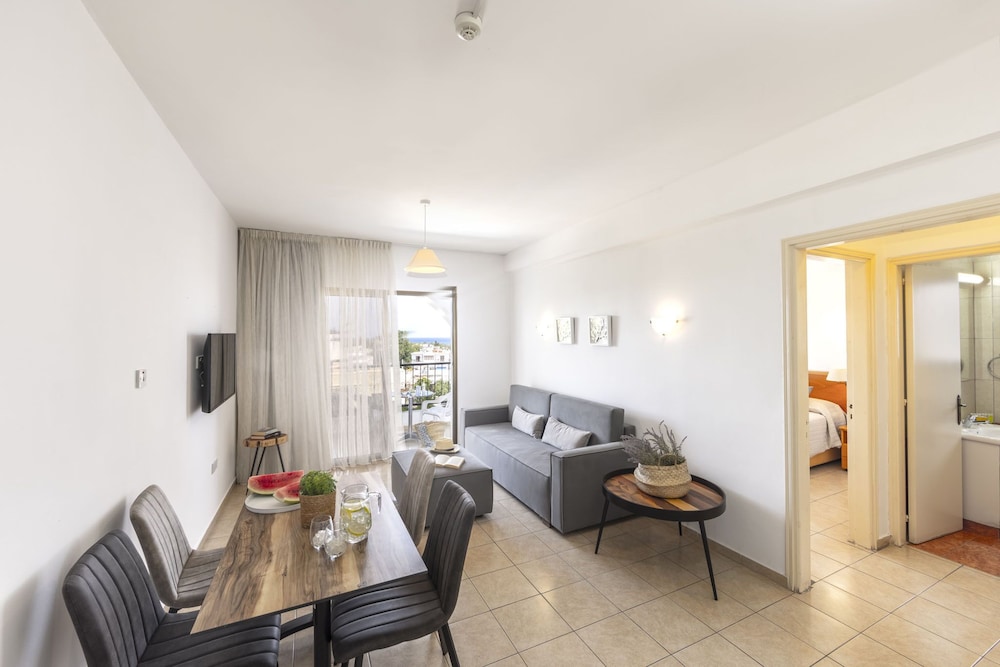 Stephanos Hotel Apartments 35/47