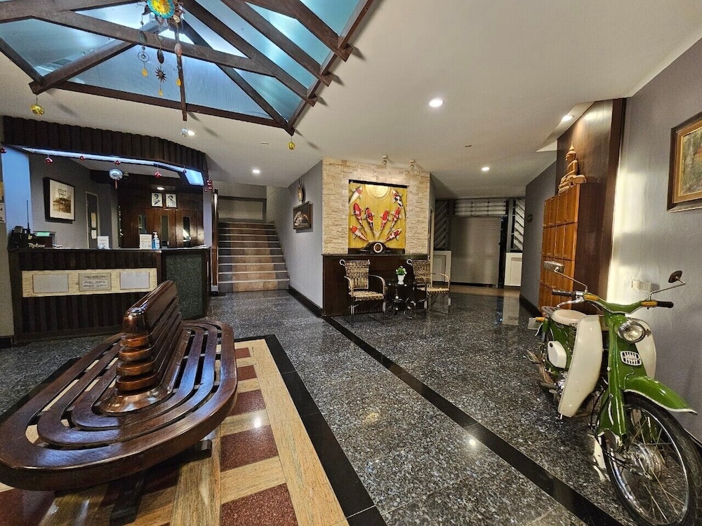 Baan Suksiri Hotel 8/36