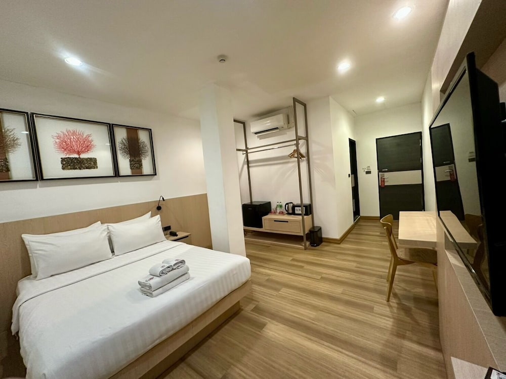 Renovated, Superior, Double or Twin Bed