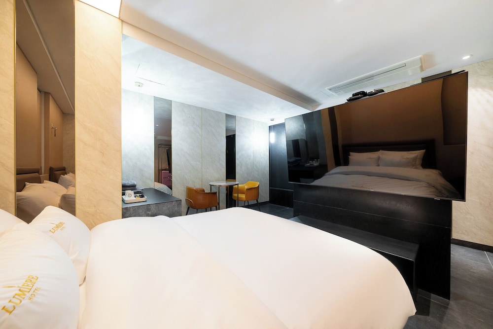 Adlige Hotel 21/54