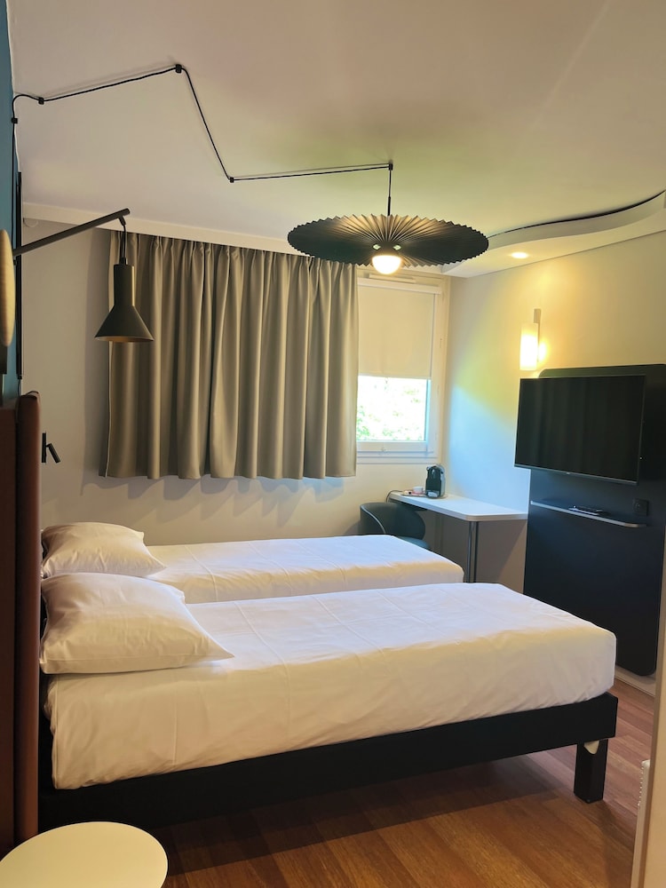Ibis Cambrai 24/65