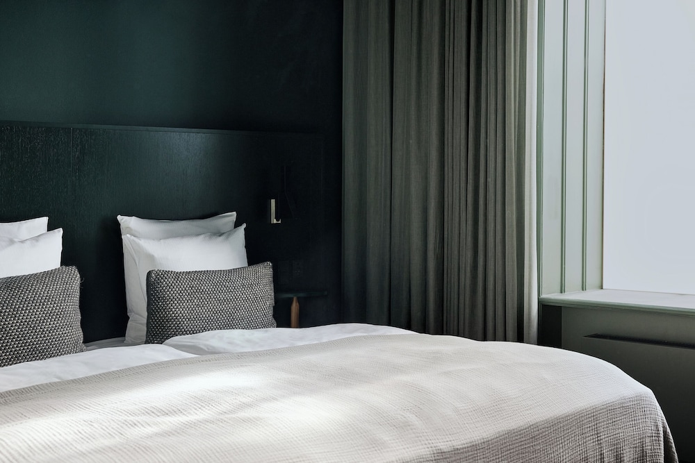 جناح بريميوم بسرير كوين بشرفة، Hotel Hans 4/10