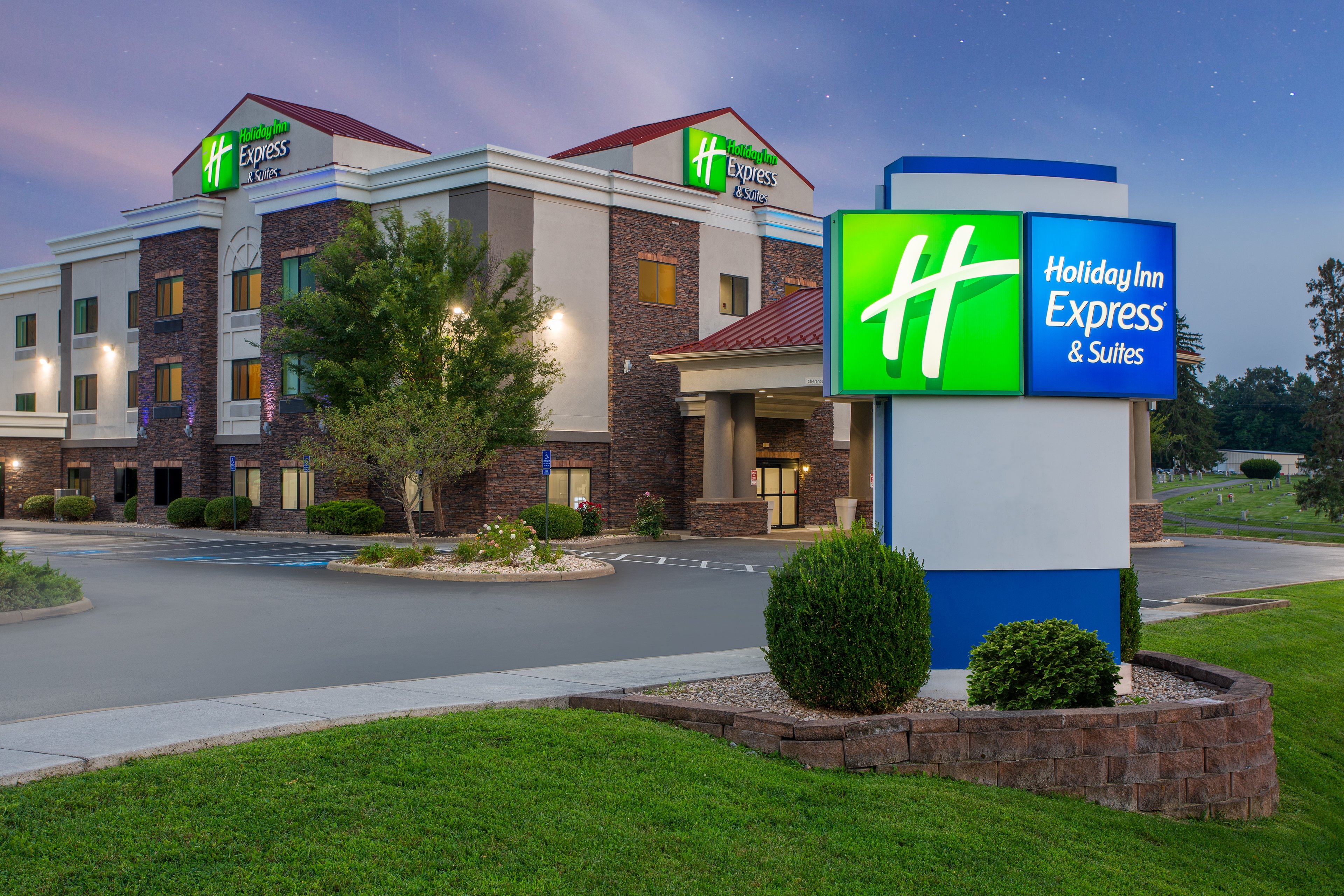 Holiday Inn Express Hotel Suites Lewisburg 4/16