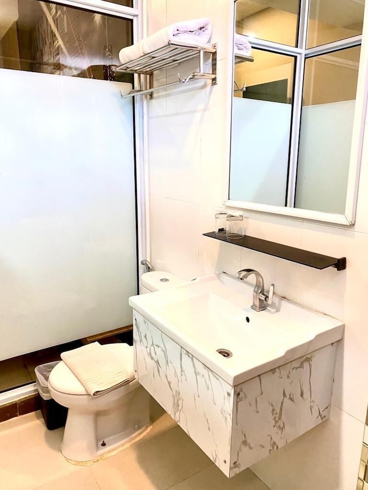 OS Hotel Tanjung Uncang Batam 25/27