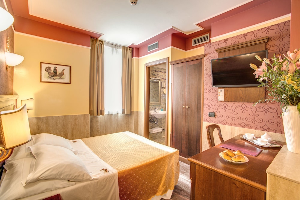 Aurelius Art Gallery Hotel 17/54