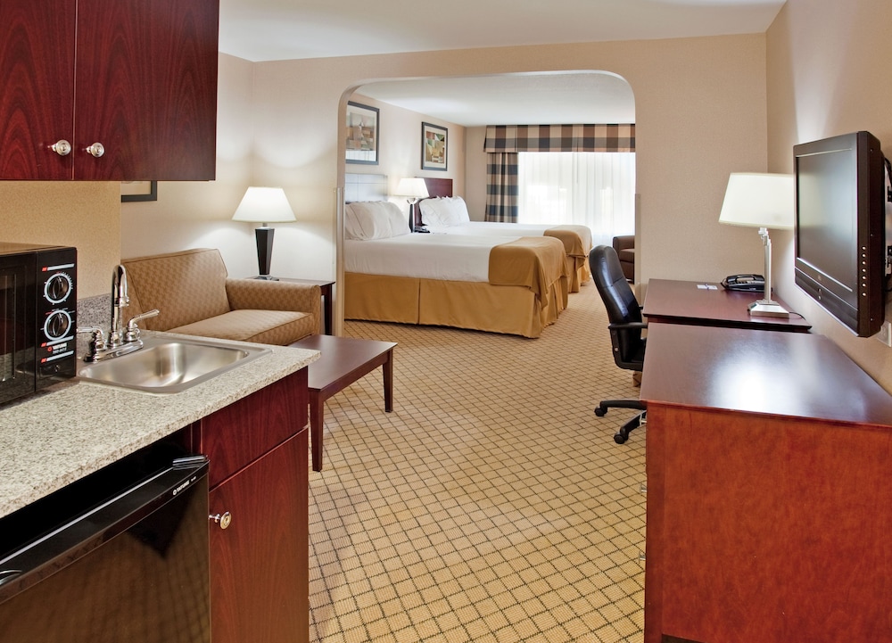 Holiday Inn Express Hotel And Suites Wichita Airport 38/58