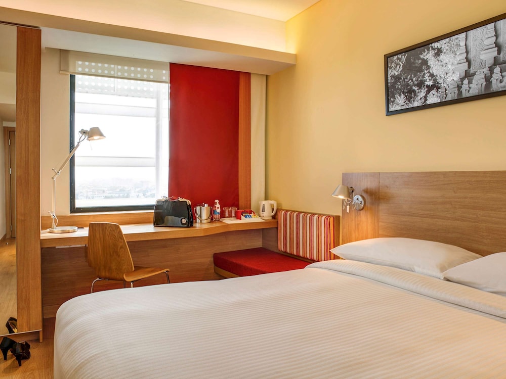 IBIS HYDERABAD HITEC CITY 11/70