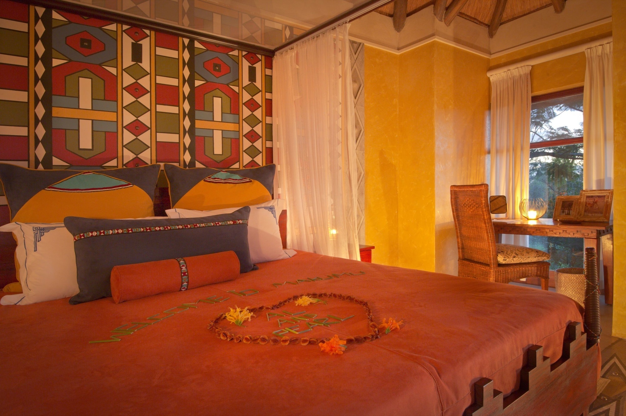 SUITE, KING BED