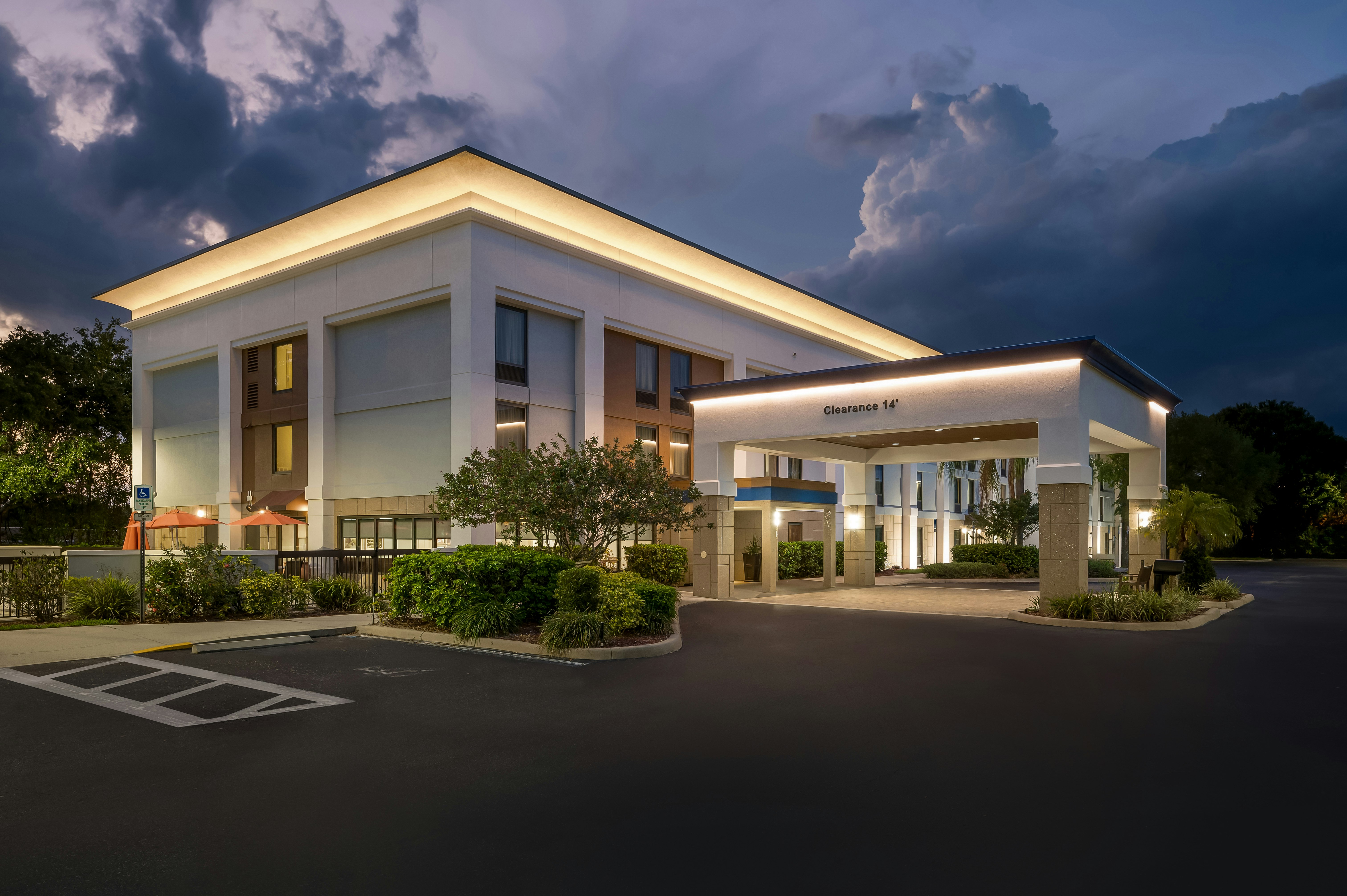 HAMPTON INN NAPLES I-75 4/59