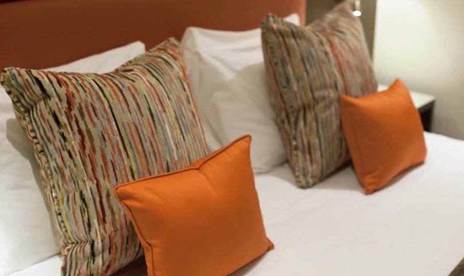 St George S Hotel Wembley 22/32