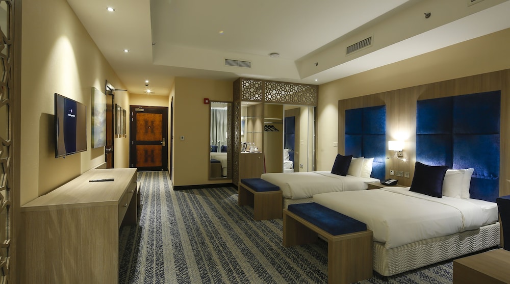 The Castle Premium Hotel 12/45