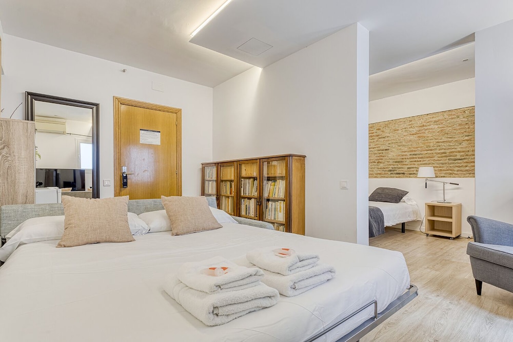 Hostal Bedmates 12/55
