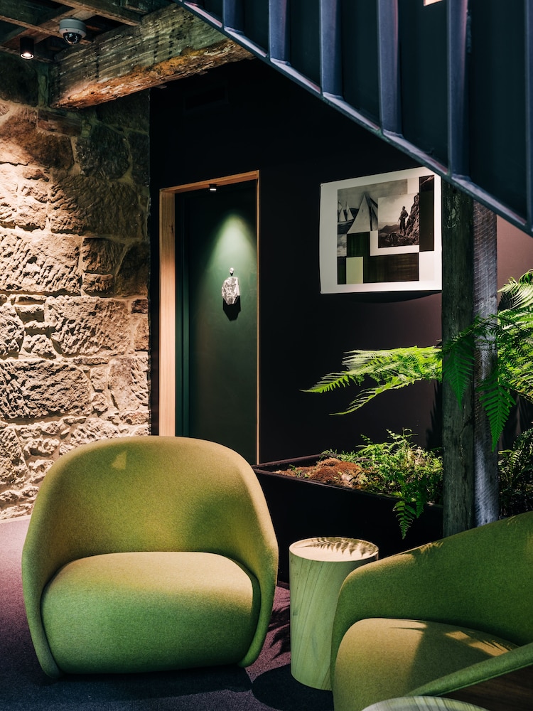 Moss Hotel 43/49