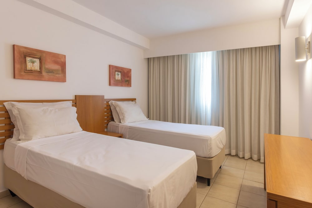 Master, Suite, Twin Beds, Sofa