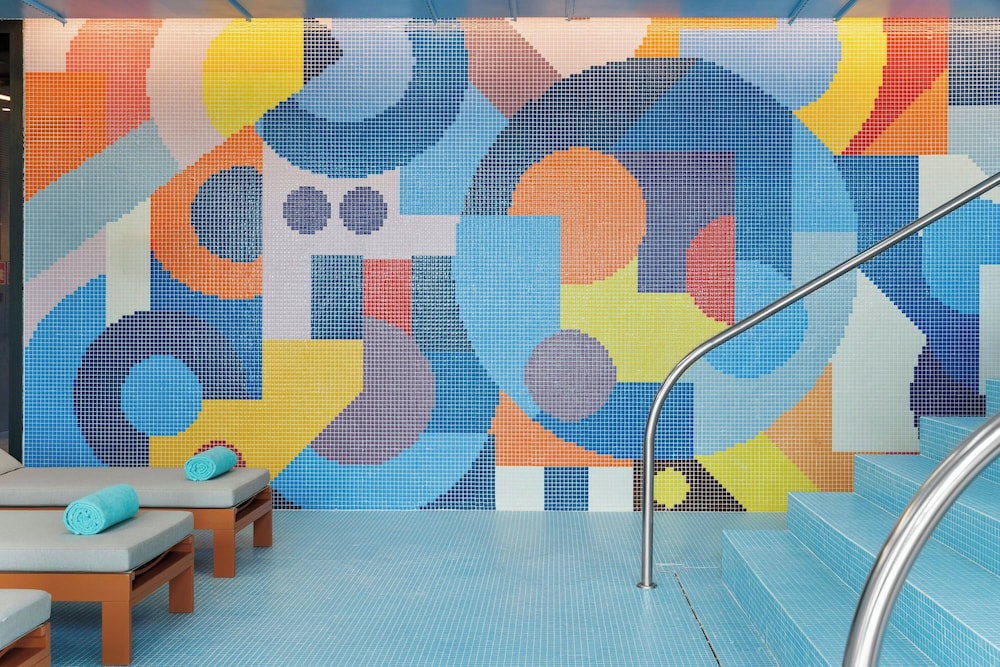 Moxy Alfragide Lisboa 53/58