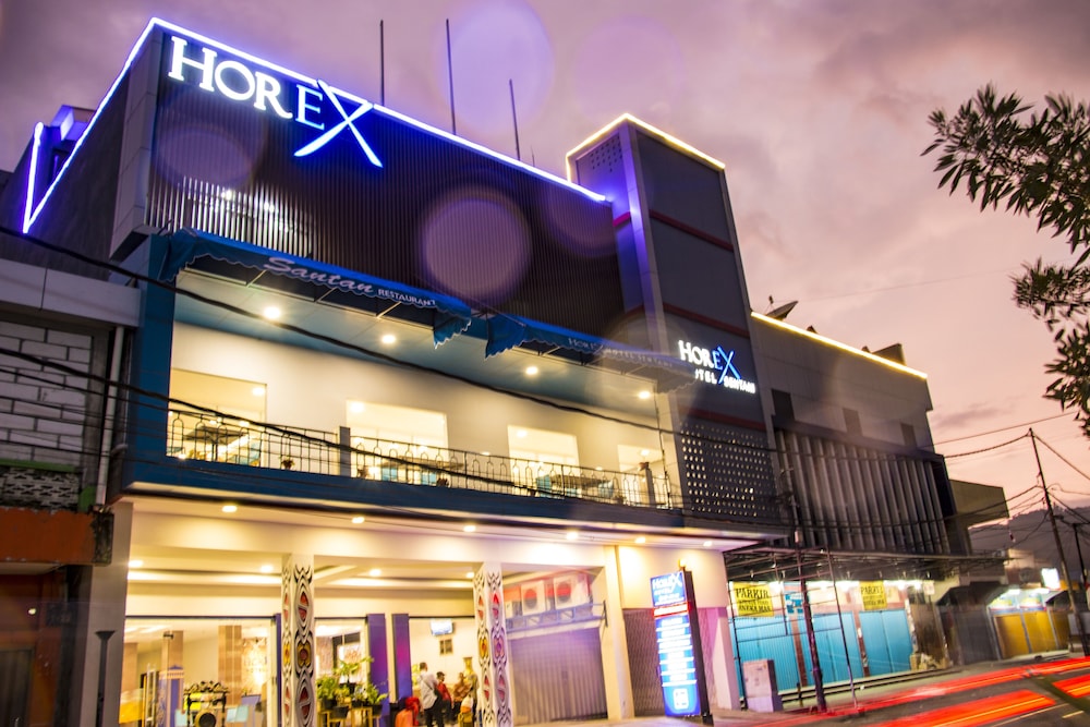 Horison Express Sentani 2/63