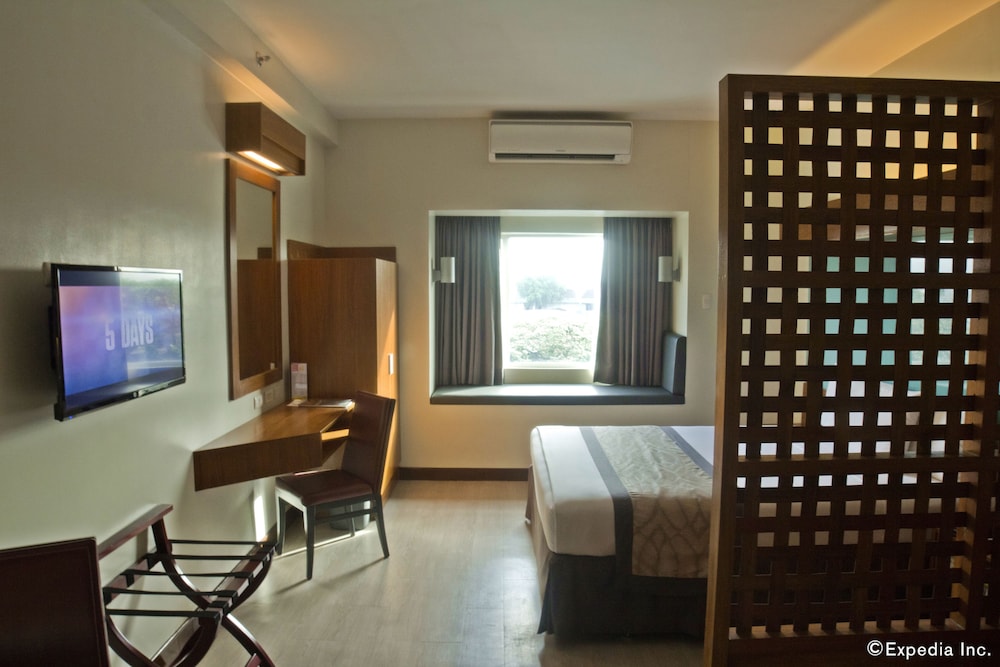 Microtel By Wyndham Up Technohub 18/29