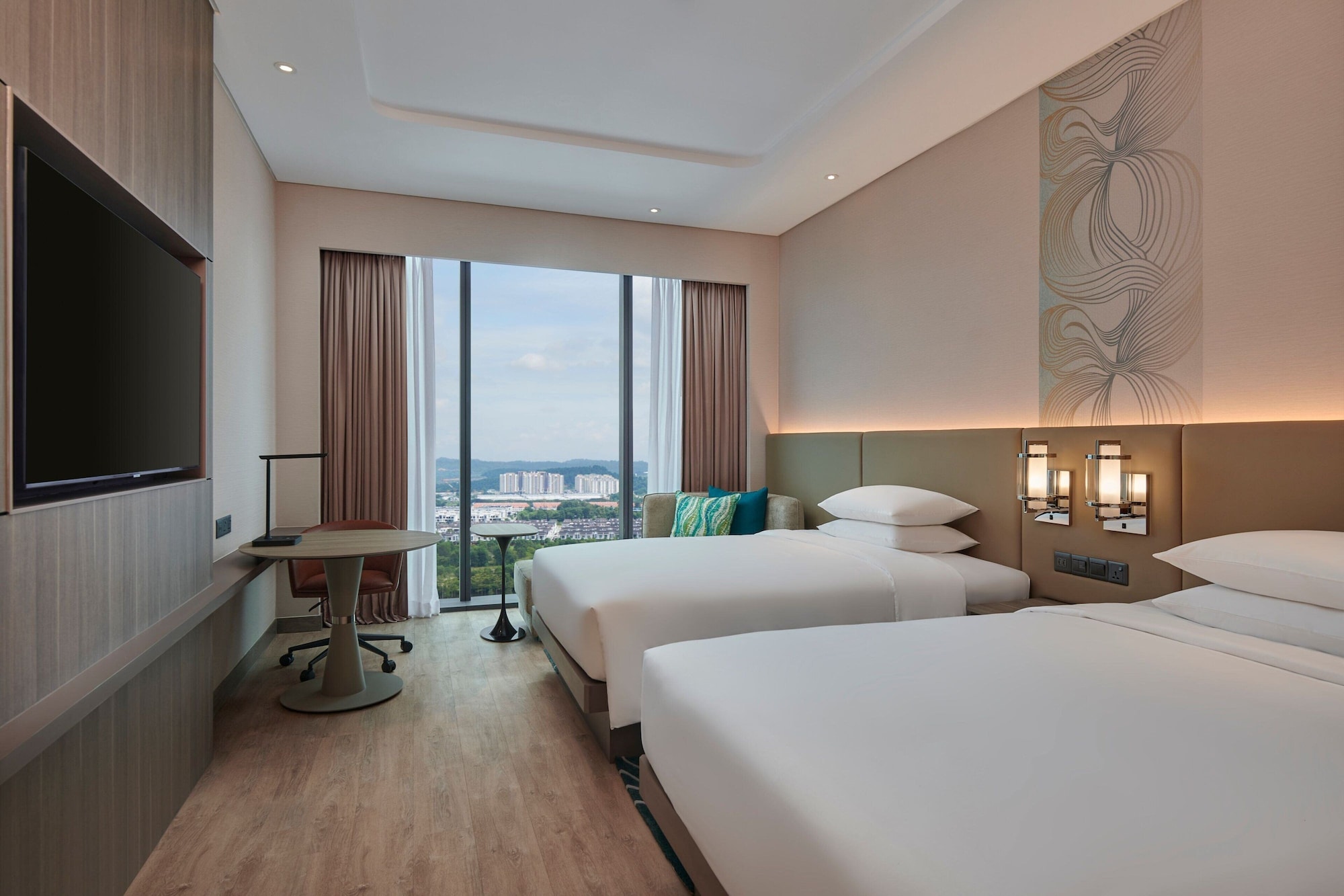 DELUXE, 2 DOUBLE BEDS