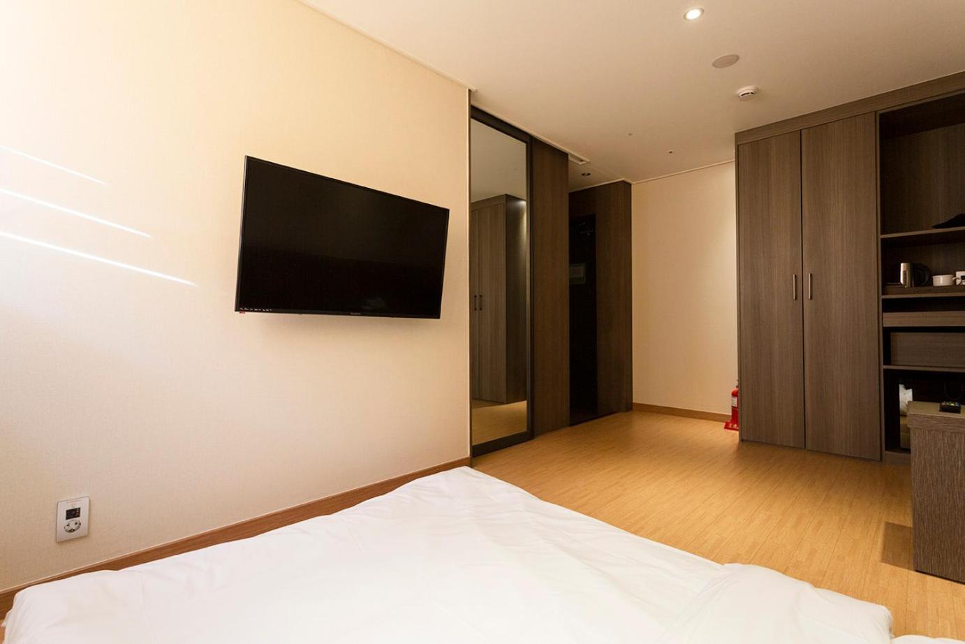 Grand Millions Hotel 14/42