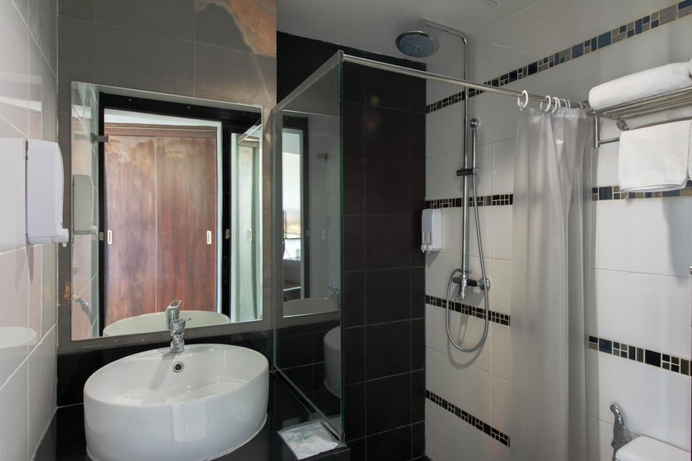 Ingtara Hotel 15/43