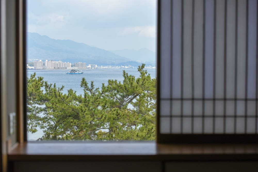MIYAJIMA MORINOYADO 6/50