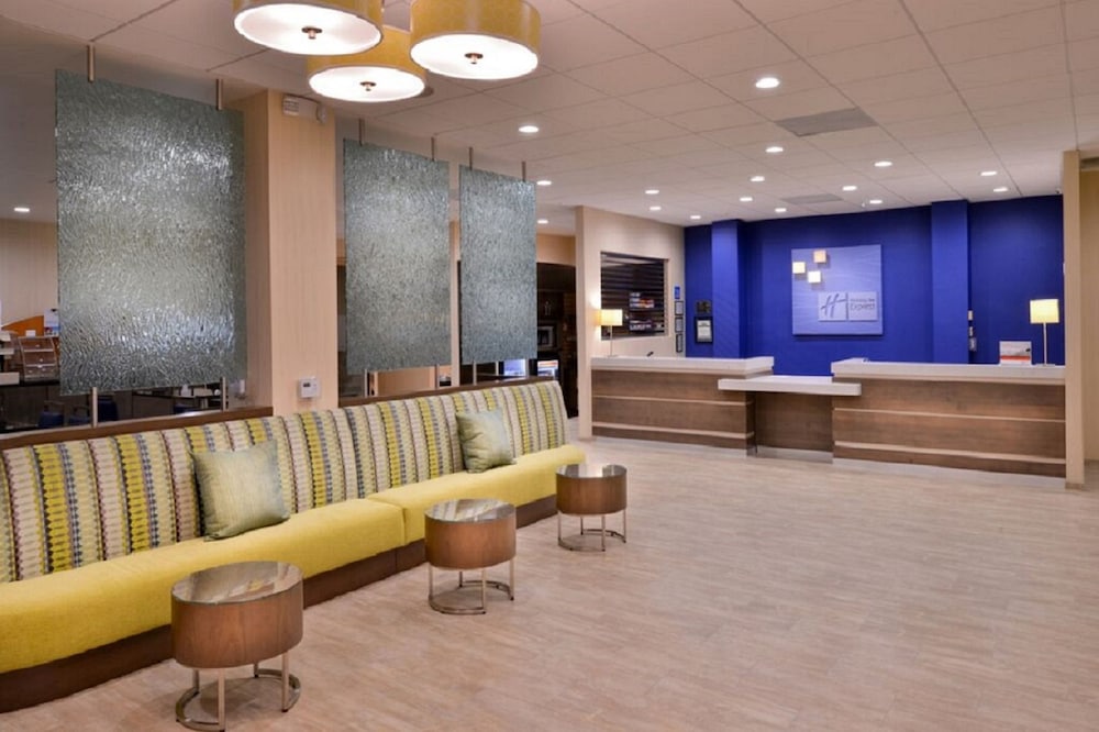 Holiday Inn Express Hotel Suites Pasadena Colorado Boulevard 10/59