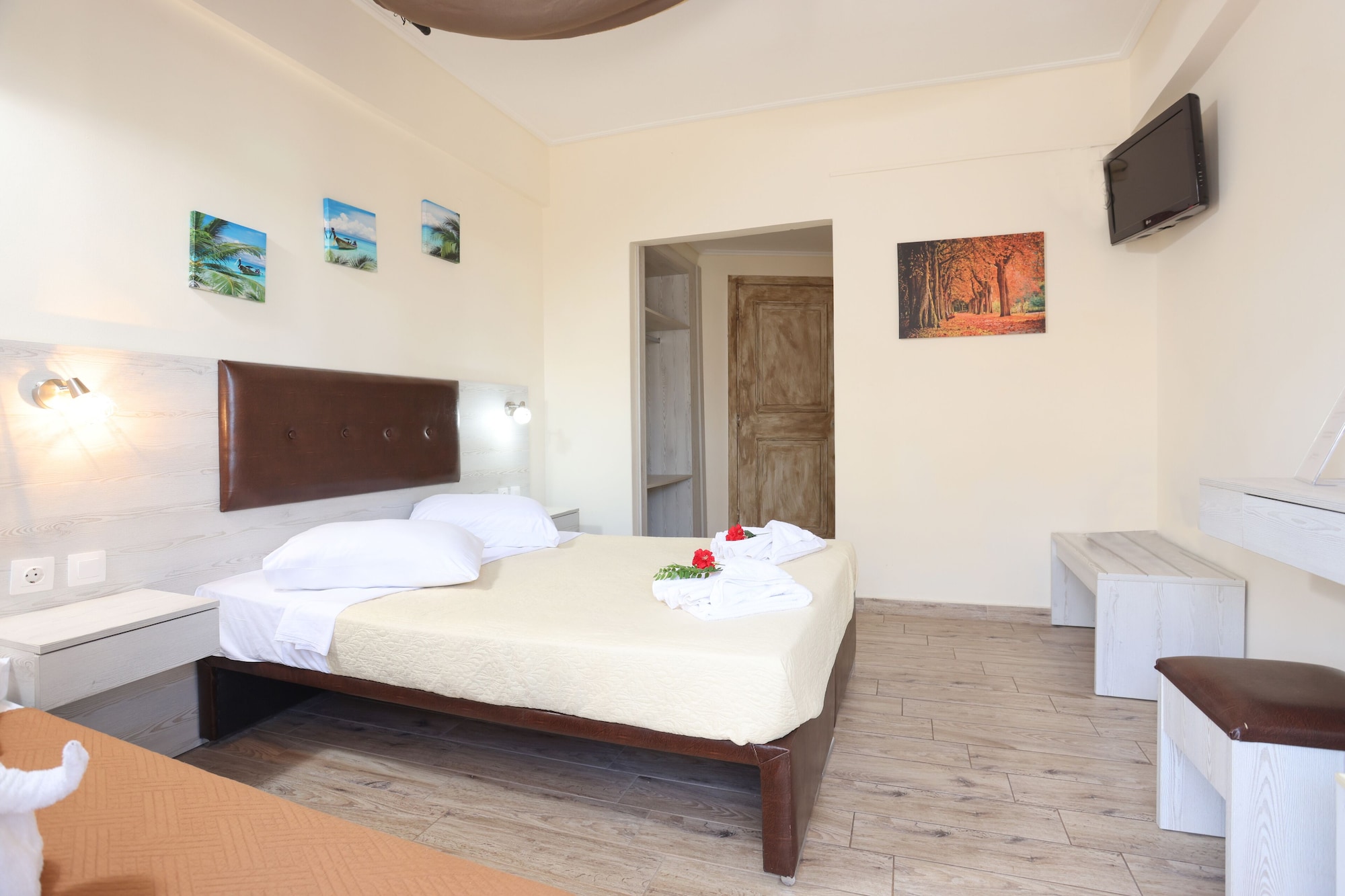 ROOM, TRIPLE, PARTIAL SEA VIEW