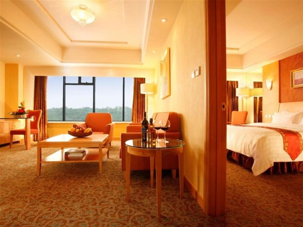 Dalian East Hotel 12/26
