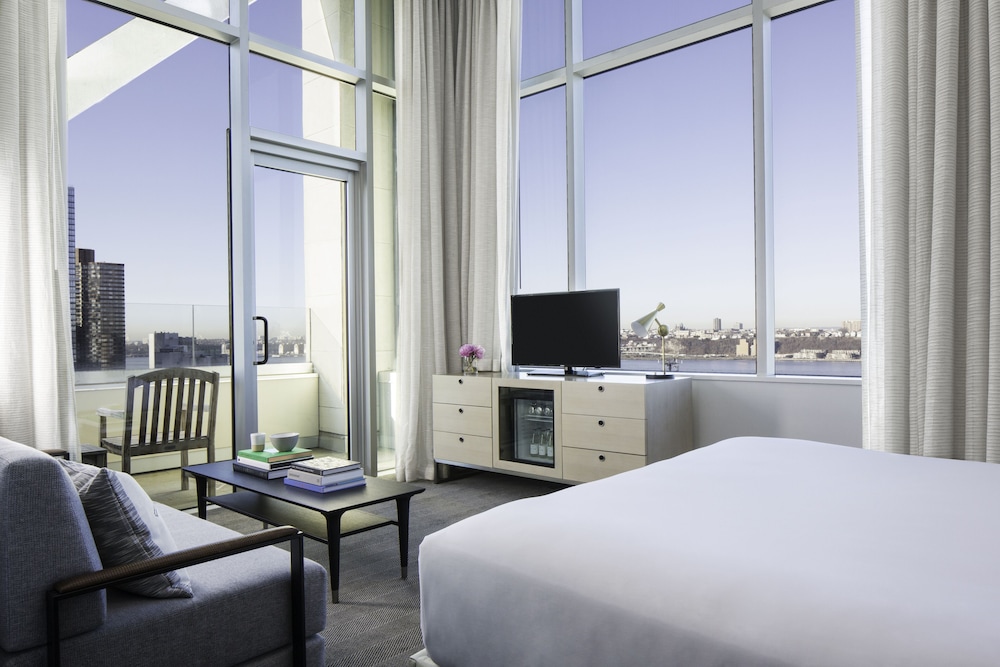 استوديو بسرير كينج بشرفة، Ink 48 Hotel 4/6