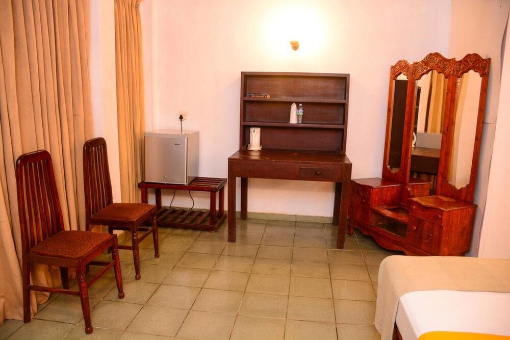 Shanthi Beach Resort 28/48