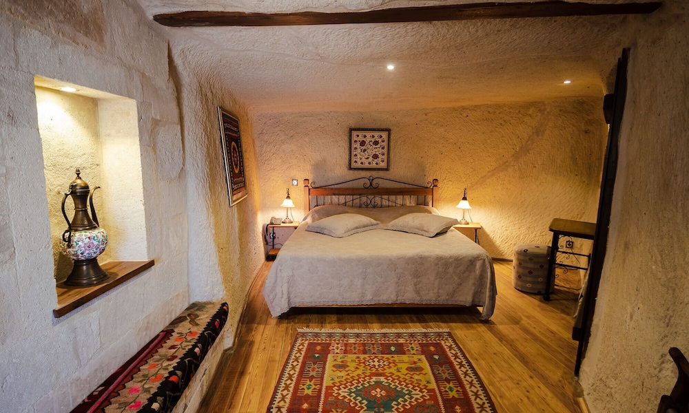 Sultan Cave Suites 30/77