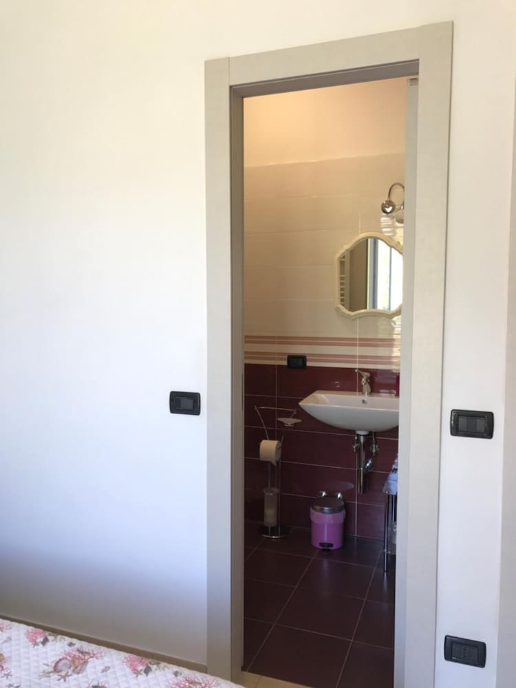Sandra Villa Rooms 2/43